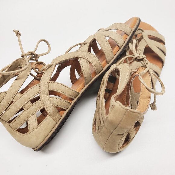 Gentle Souls Break My Heart Sandals 6 Beige Brown Nude Gladiator Kenneth Cole - Picture 3 of 7